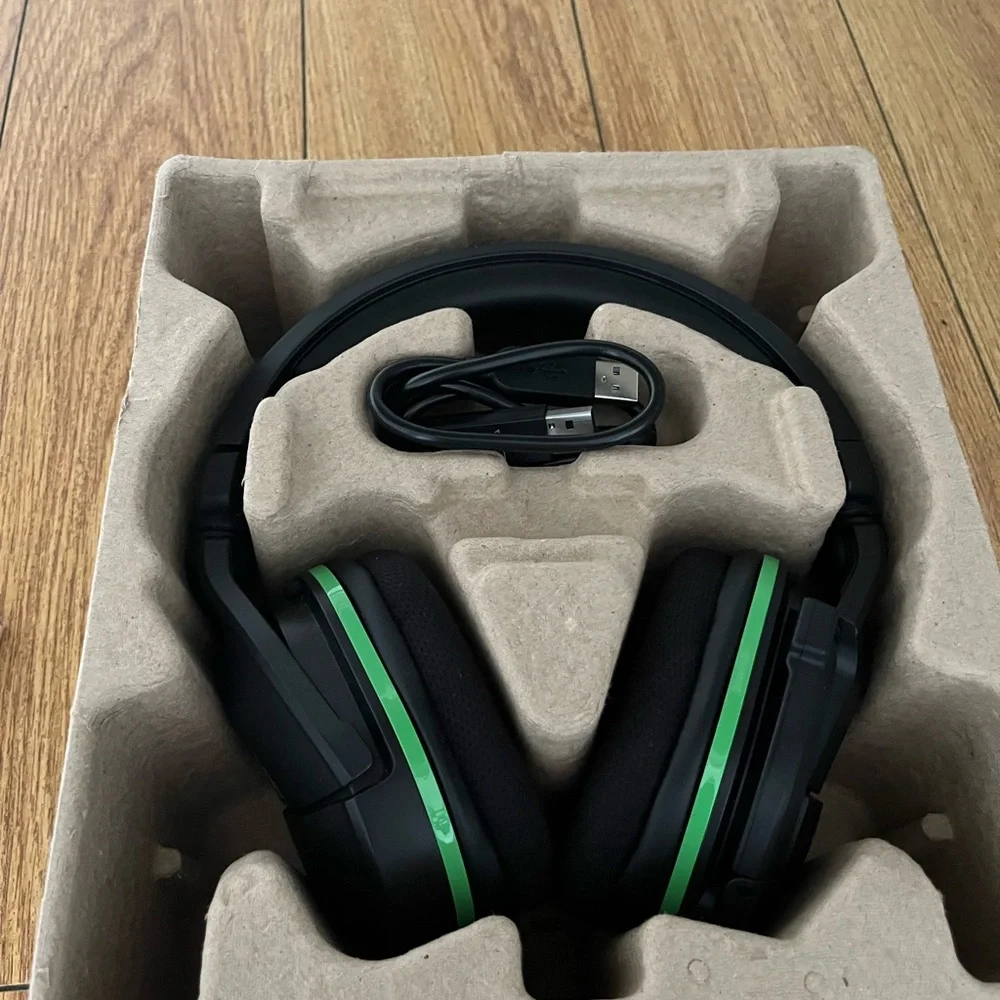 Turtle Beach Stealth 600 Gen 2 USB Wireless Gaming Headset - Black and Green
